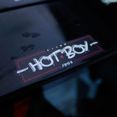 - HOT BOY -